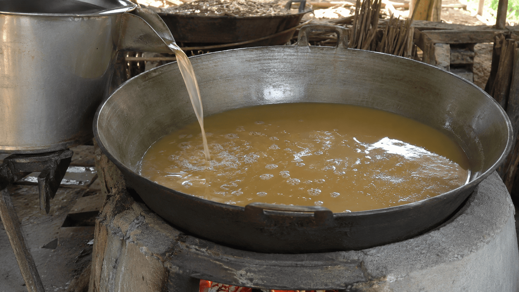 proses membuat gula semut